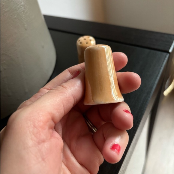 Vintage Lusterware Mini Salt & Pepper Shakers - Iridescent Orange / Peach Japan - Picture 2 of 15